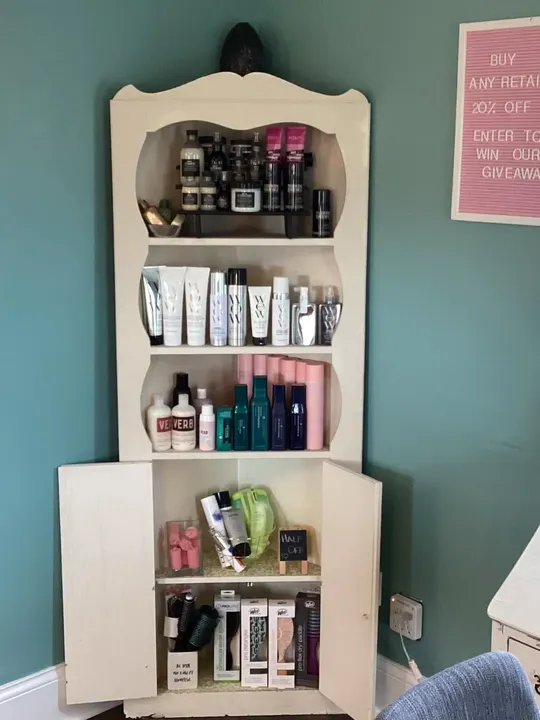 Hot Heads Hair Salon photo 2